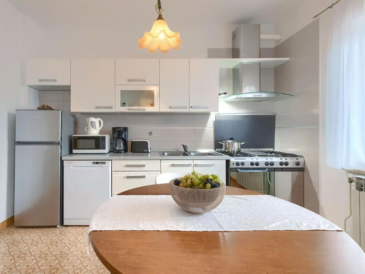 Apartment Macini - Roj465 By Interhome