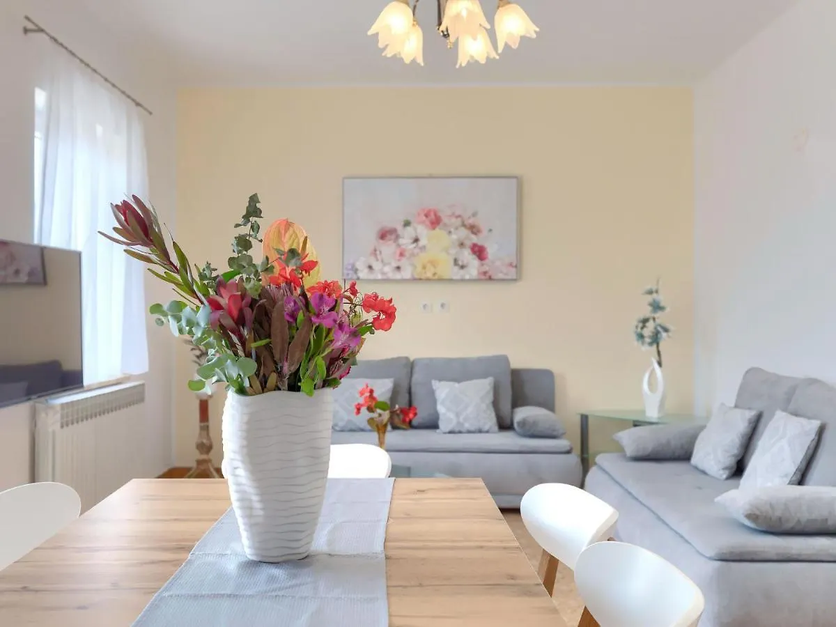 Apartment Macini - Roj465 By Interhome